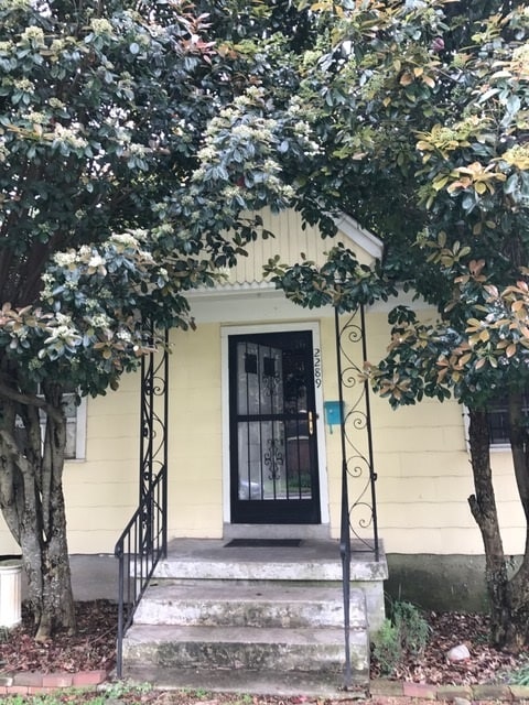 Front entry - 2289 Monroe Ave Unit 2289