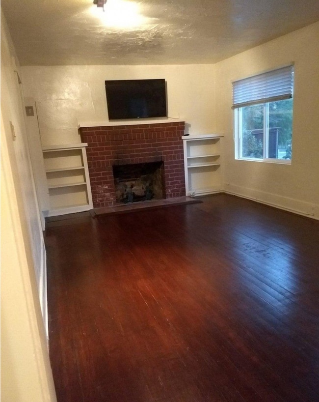 Building Photo - 1450 Palm St Unit A - Front House