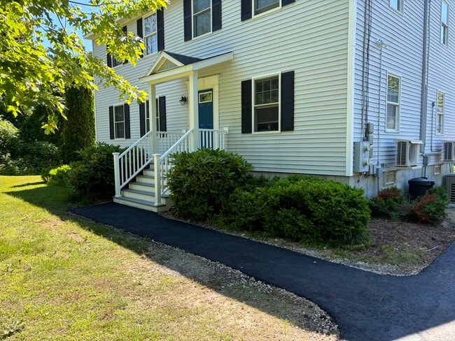 Second floor apartment entry - 1175 Mere Point Rd Unit Apartment A