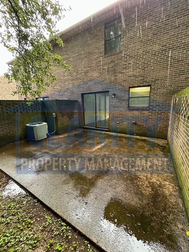 Photo - Excellent CLEVELAND NW location!