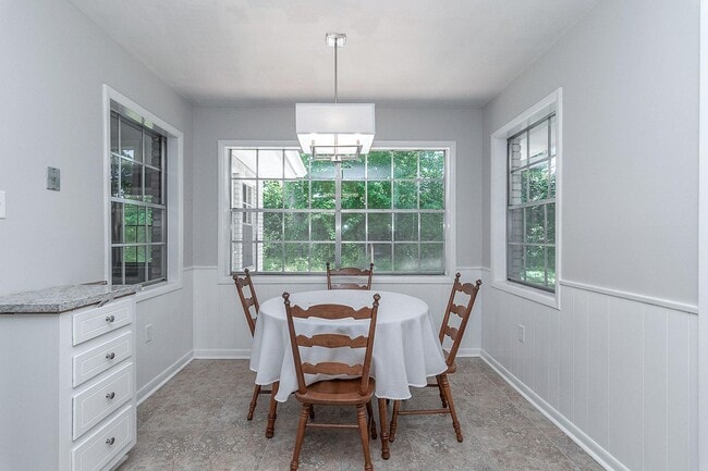 Photo - 714 Huntindon Rd