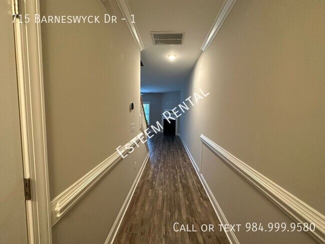 Photo - 715 Barneswyck Dr