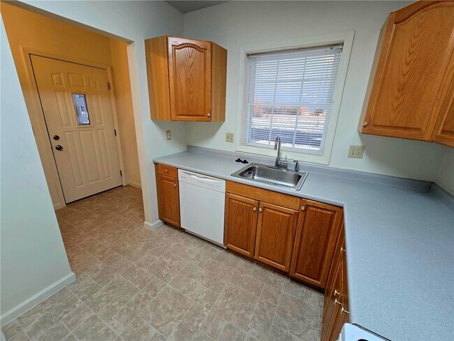 Photo - 947 Sohn Alloway Rd