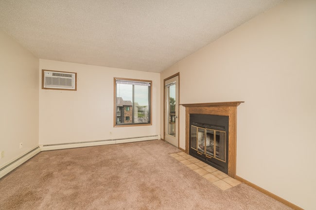 Building Photo - Oxbow Estates