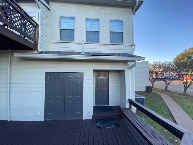 Photo - 329 E Washington Ave