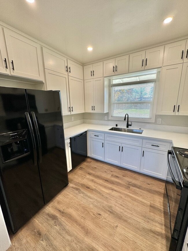 Photo - Remodeled 3BD/1BA Single-Family Home – Mov...