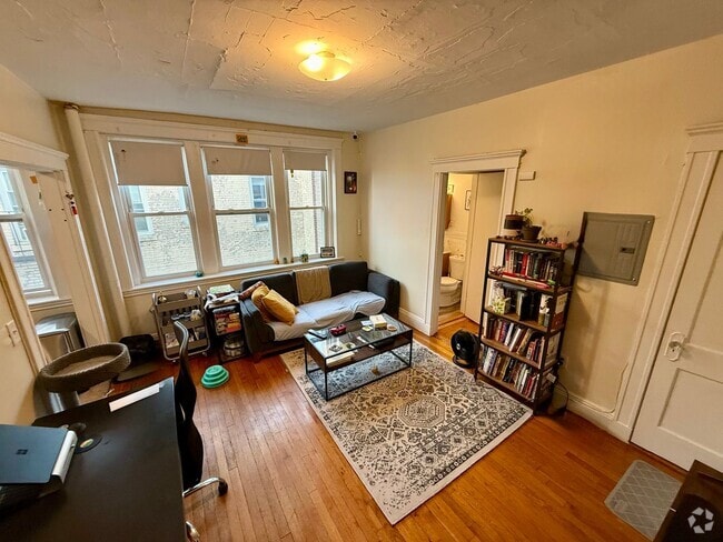 Building Photo - NO FEE 1b in Allston, available 9/1 - B li... Rental