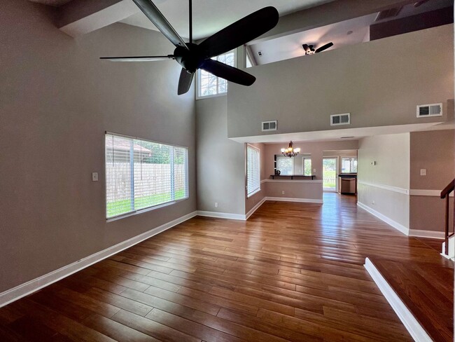 Photo - 684 Orangewood Dr