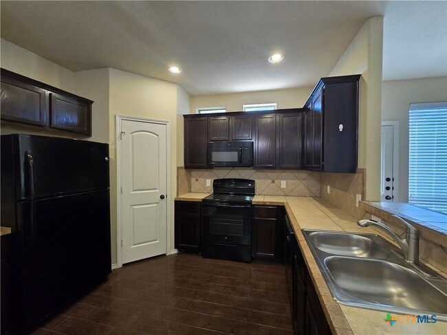 Photo - 292 Rosalie Dr