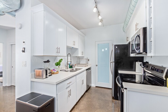 Photo - 805 N 4th Ave Unidad 208