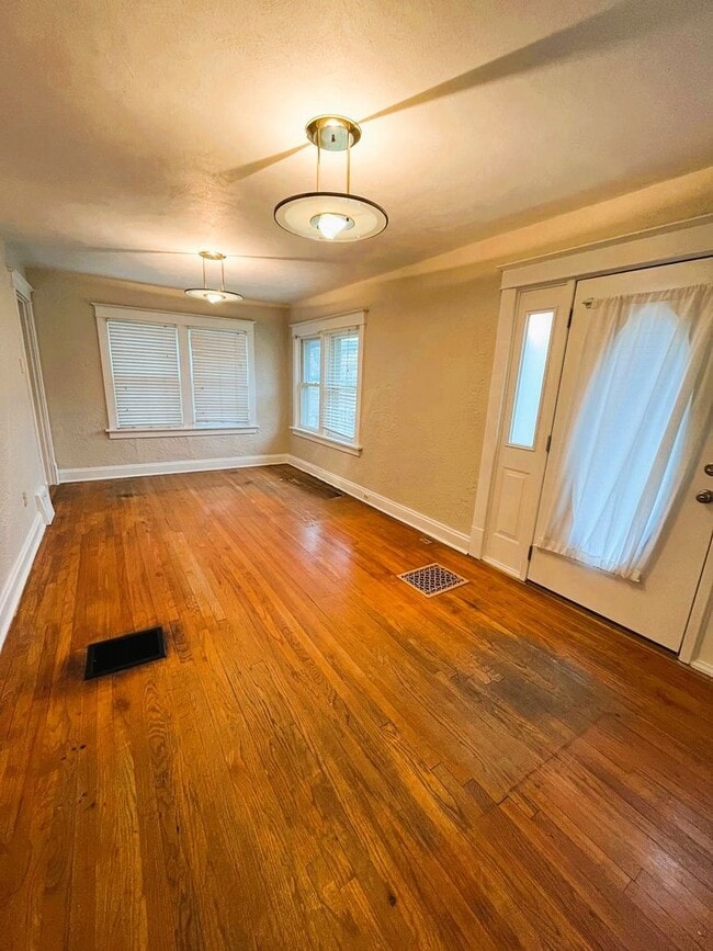 Photo - Darling 2 bedroom Bungalow