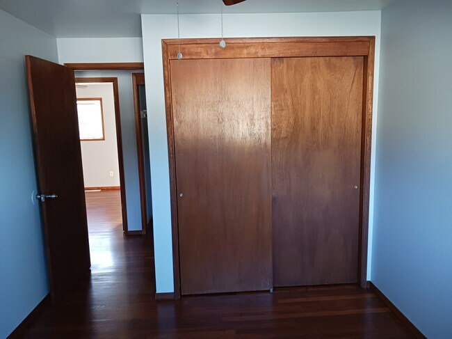 127 NE 164th St
