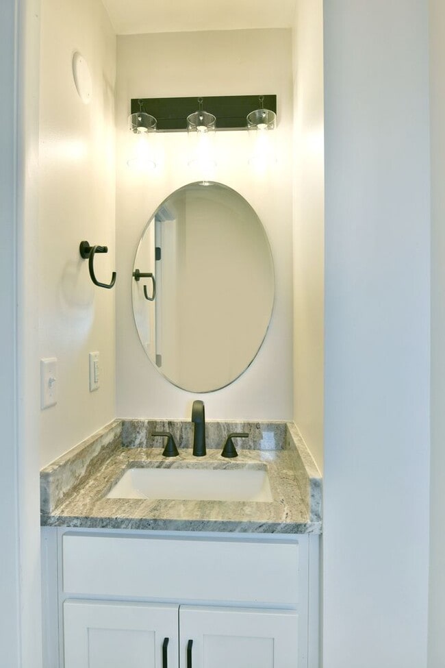 Photo - 460 & 462 Fowler St Unidad 462