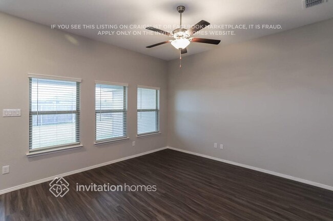 Photo - 441 Pollyann Trl