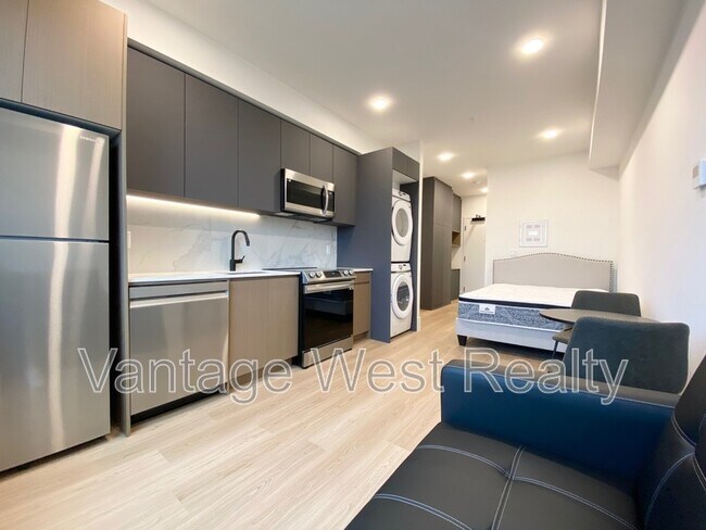 Photo - 720-720 K. L. O. Rd