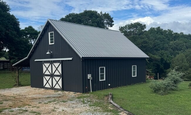 Building Photo - 254 Chastain Rd Unit Barndo