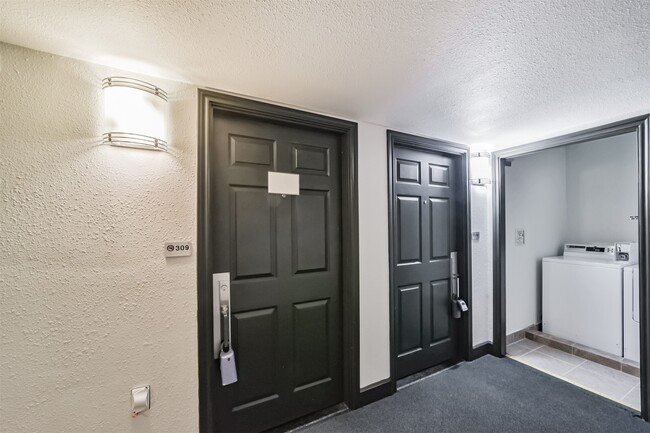 Photo - 1025 Swanson St
