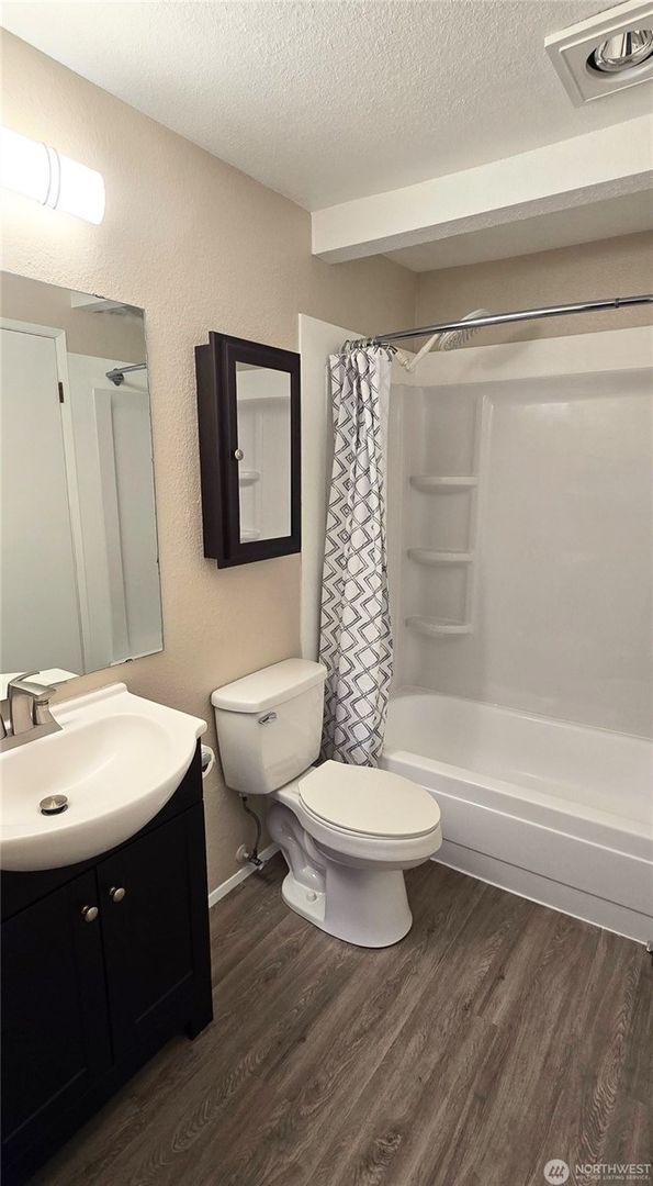 Photo - Remodeled 1 Bedroom Condo - Easy Hwy 18 Ac...