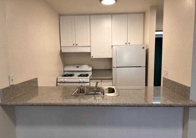 1100 West St Apts