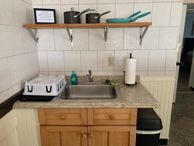 Photo - 572 Main St Unit 1