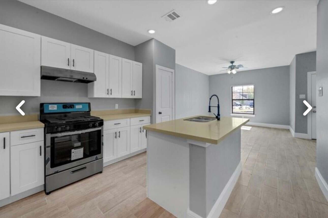 Photo - 4631 Briscoe St