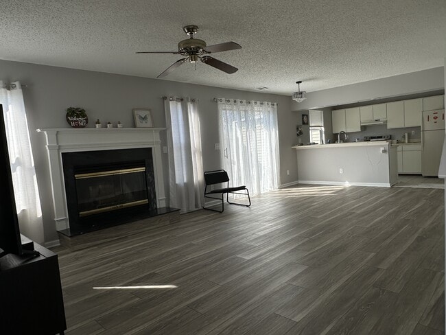Photo - 5608 Tourmaline Ct