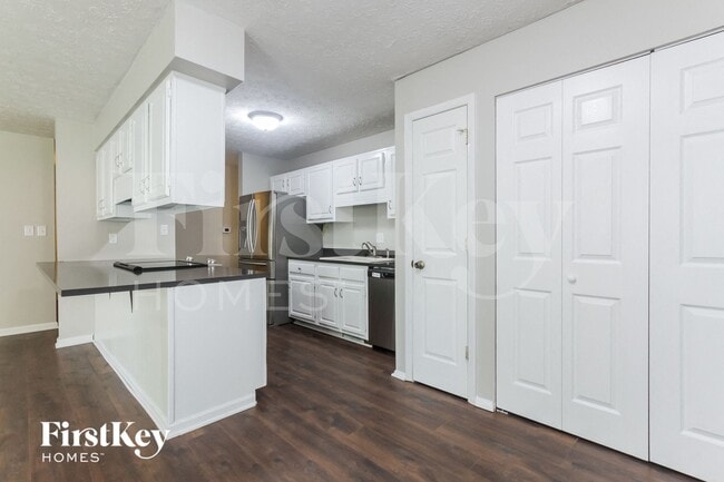 Photo - 8930 Ridgepointe Ct