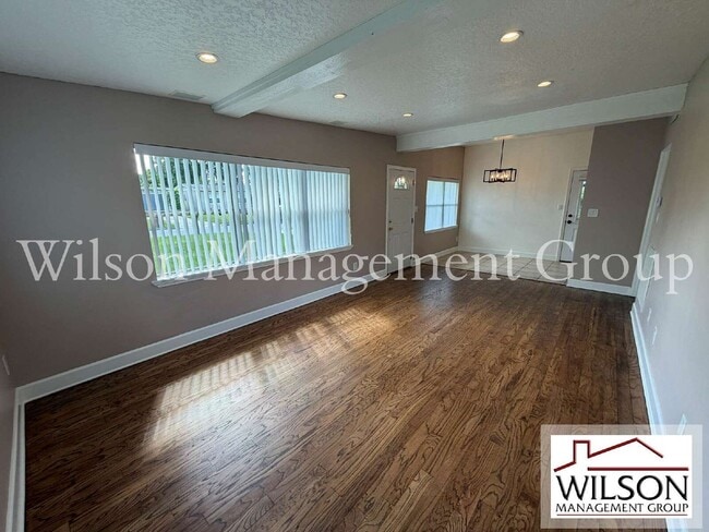 Photo - 4008 Montrose Ct