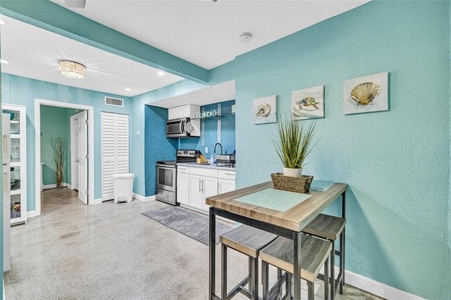 Photo - 1715 NE 11th St Unit A