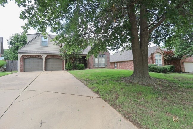 Photo - Huge, Gorgeous South Tulsa home ready for move in 05/15/2025
