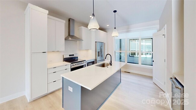 Photo - 407 Devender Ln