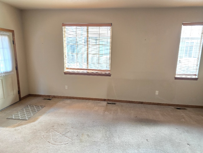 Photo - 607 Cowan St