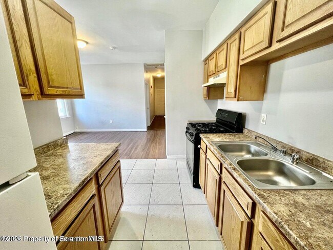 Photo - 114 W Market St