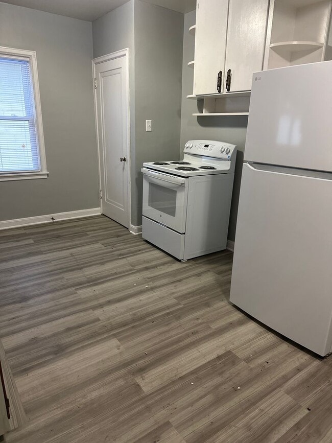 Photo - 415 La Porte Rd