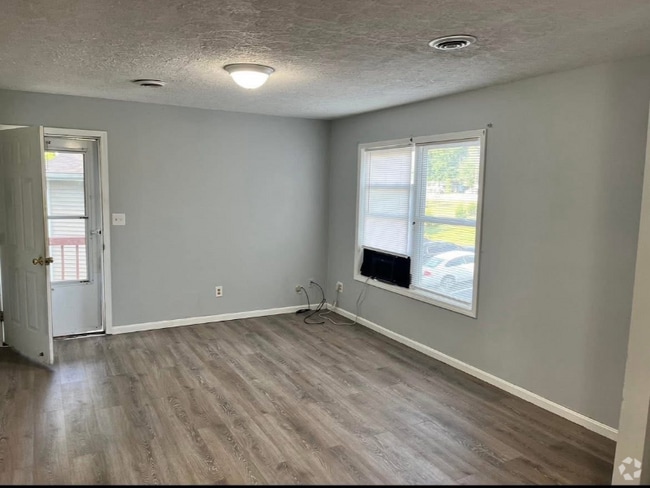 Building Photo - 215 McArthur St Rental