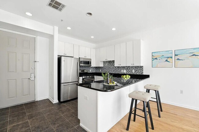 Building Photo - 1201 Adams St Rental