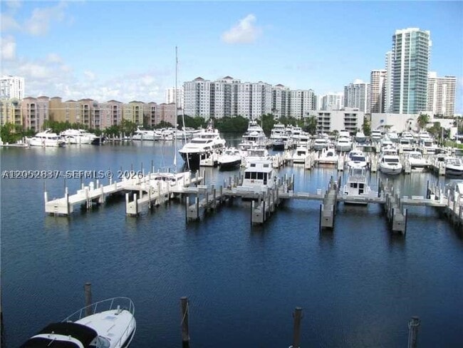 Building Photo - 19355 Turnberry Way Unit 22C