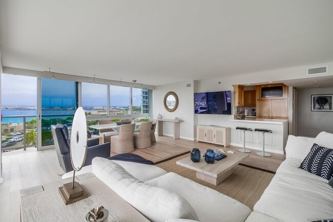 Photo - 1750 Avenida Del Mundo Unidad 402