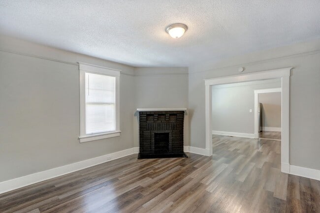 Photo - 1009 E 33rd St Unit A