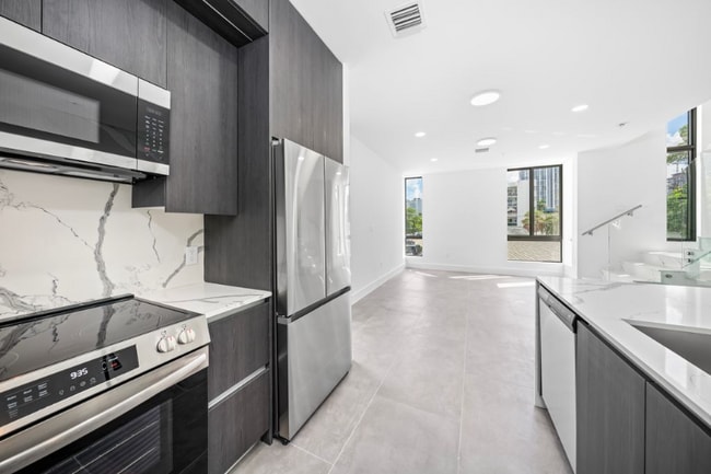 Photo - 526 SW 2nd St Unit 1