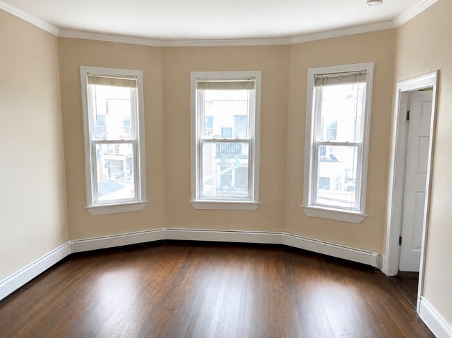 Photo - 47 Dalrymple St Unit 3