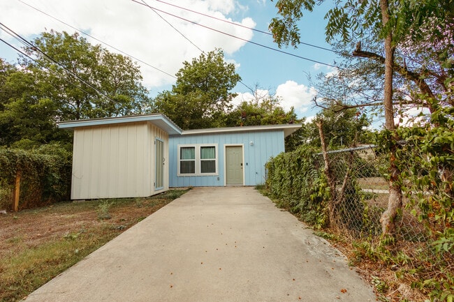 Building Photo - 3900 Leland Ave Unit B - ADU