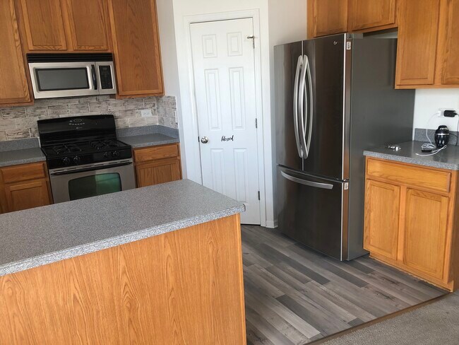 Photo - 928 Charlton Ln