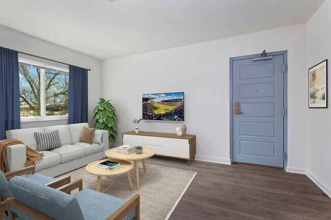 Photo - Hanover Courts