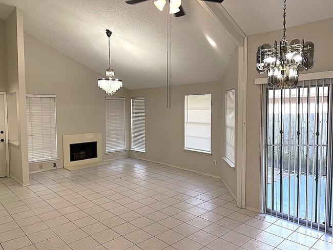 Photo - 15811 Beechnut St