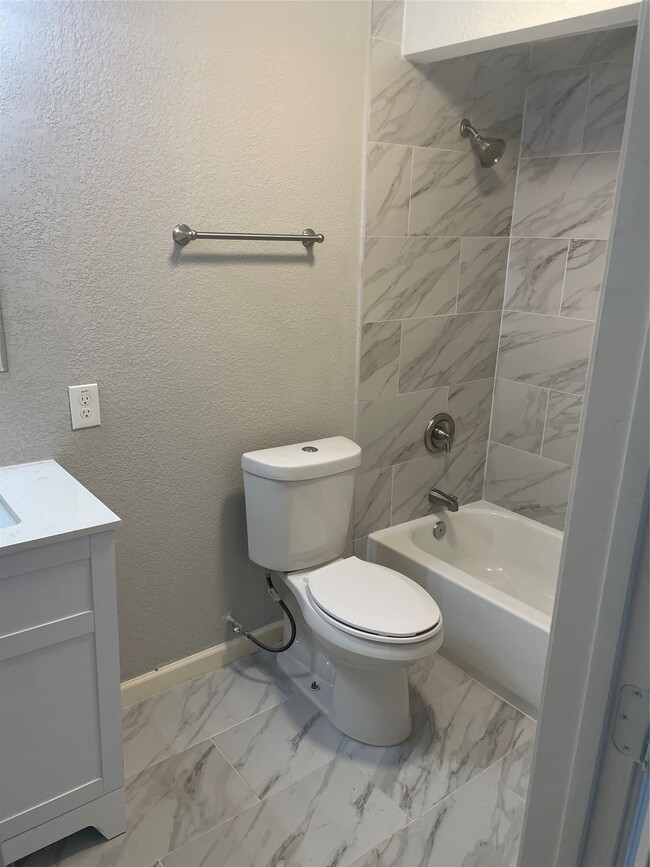 Photo - 9216 E Avenue P