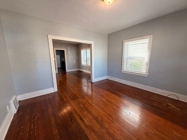 Photo - 310-312 Lane Ave. SW