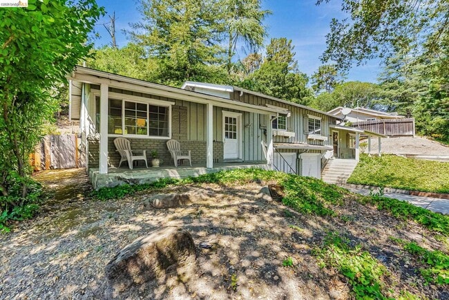 Photo - 2050 Donald Dr