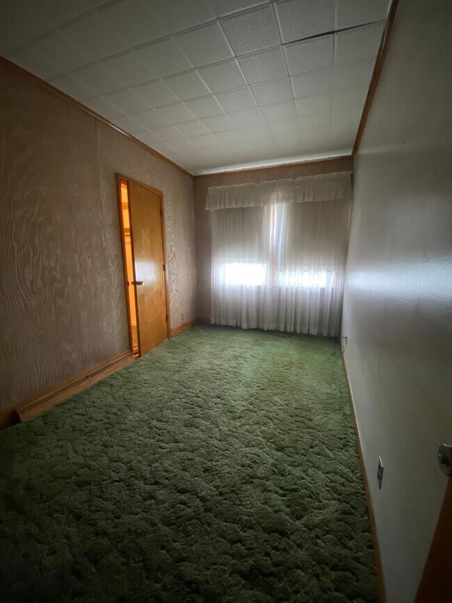 1st Bedroom - 24 Rutherford St Unit 1