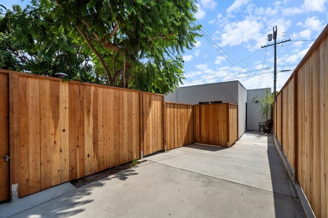 Photo - 5136 Hillcrest Dr